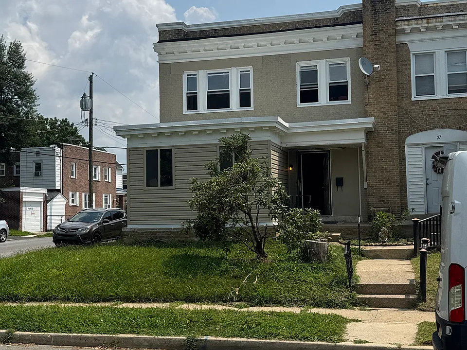 29 E Mowry St