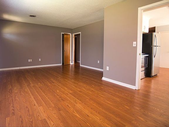 2nd image of 430 N Burbank Dr