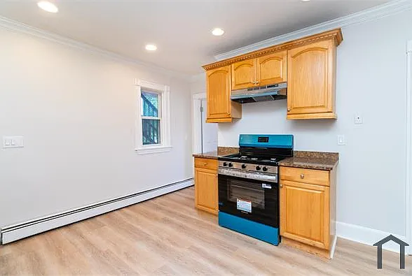 317 Wood Ave #2 — Photo 3