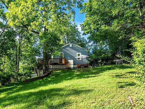 3rd image of 251 Orchard Dr