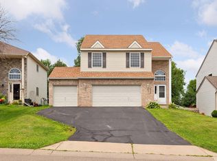 8560 Savanna Oaks Ln, Woodbury, MN 55125