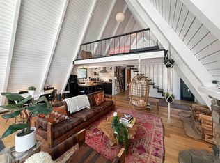 151 Crystal Ln, Mammoth Lakes, CA 93546