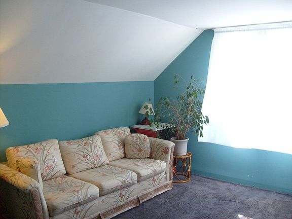 2nd Floor Living Room