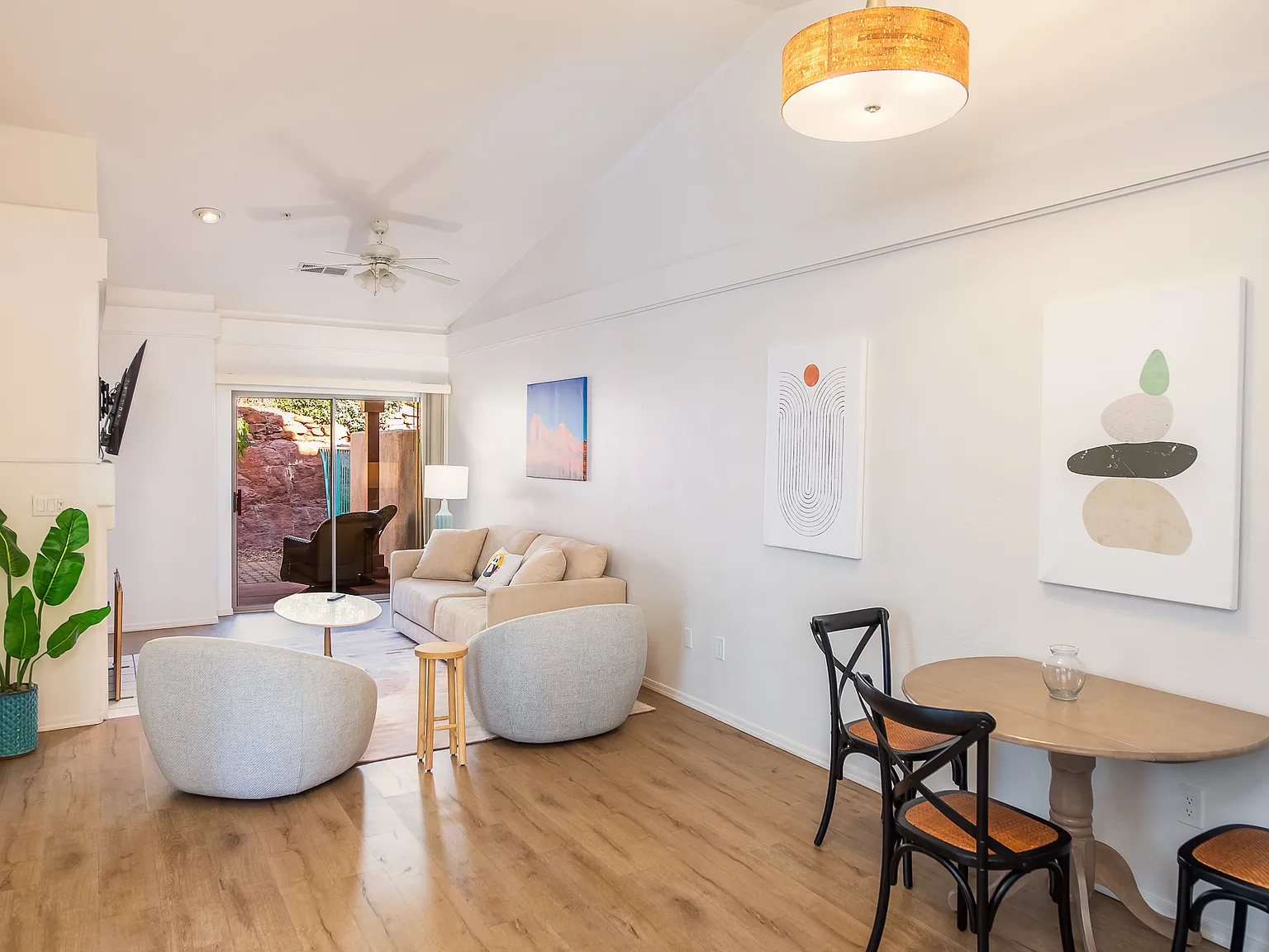 2 bed, $3,222 — Photo 2