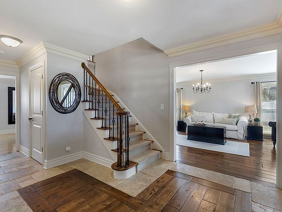 2nd image of 2687 Briarwood Ln