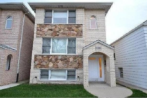 1st image of 5323 W Foster Ave APT 1
