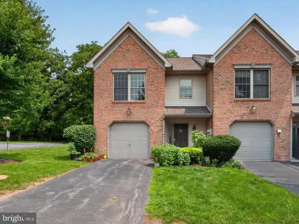 449 Waverly Woods Dr, Harrisburg, PA 17110