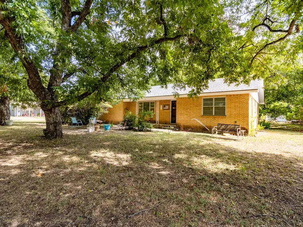 203 Bowie St, Clyde, TX 79510
