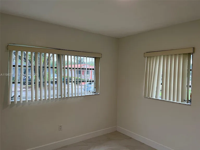 6261 NW 40th St — Photo 18