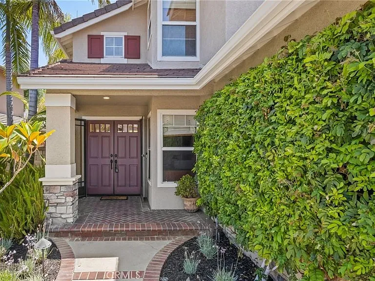 19 Royalston — Photo 2
