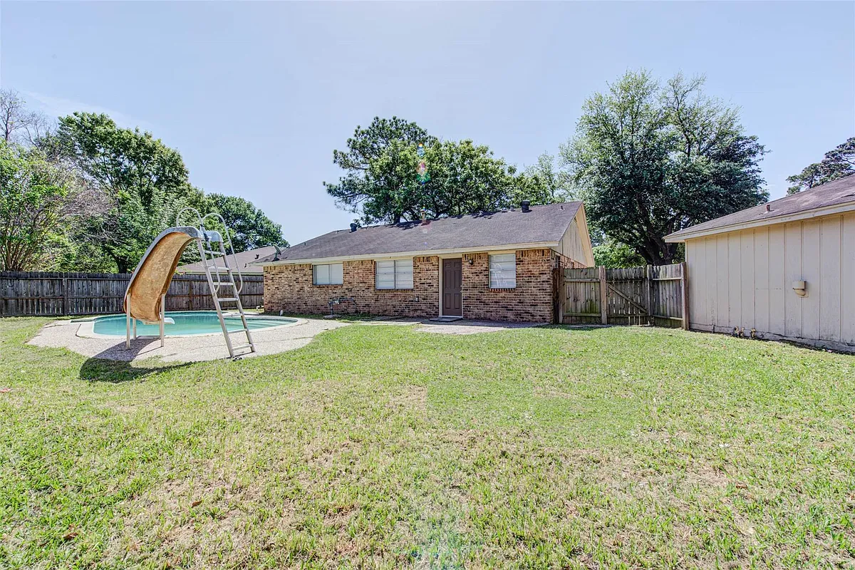 Building Photo - 8914 Stonehearth Ln