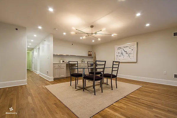 Rented by Dixon Advisory USA Inc. | media 36