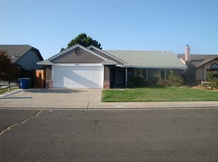 1821 Colombard Way, Modesto, CA 95351