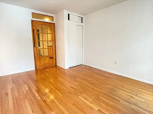 Rented by KNOCKKNOCK LLC | media 20