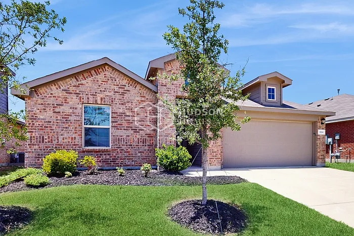 804 Loomis Trl — Photo 3