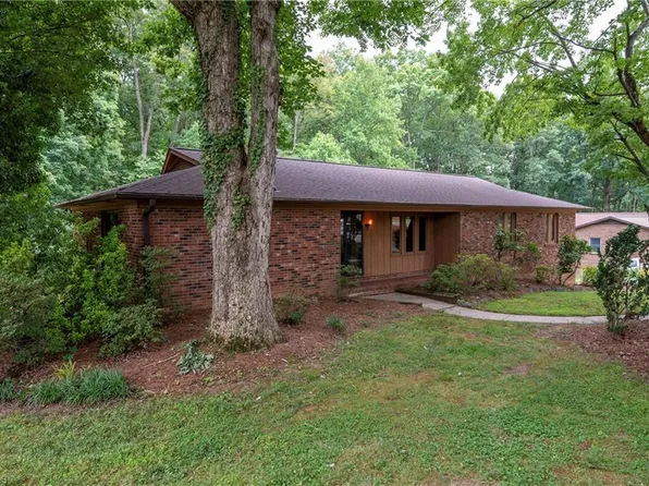 160 Sunny Acres Dr, Lewisville, NC 27023