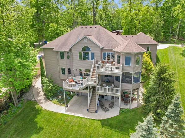 1715 E Schug Rd, Columbia City, IN 46725