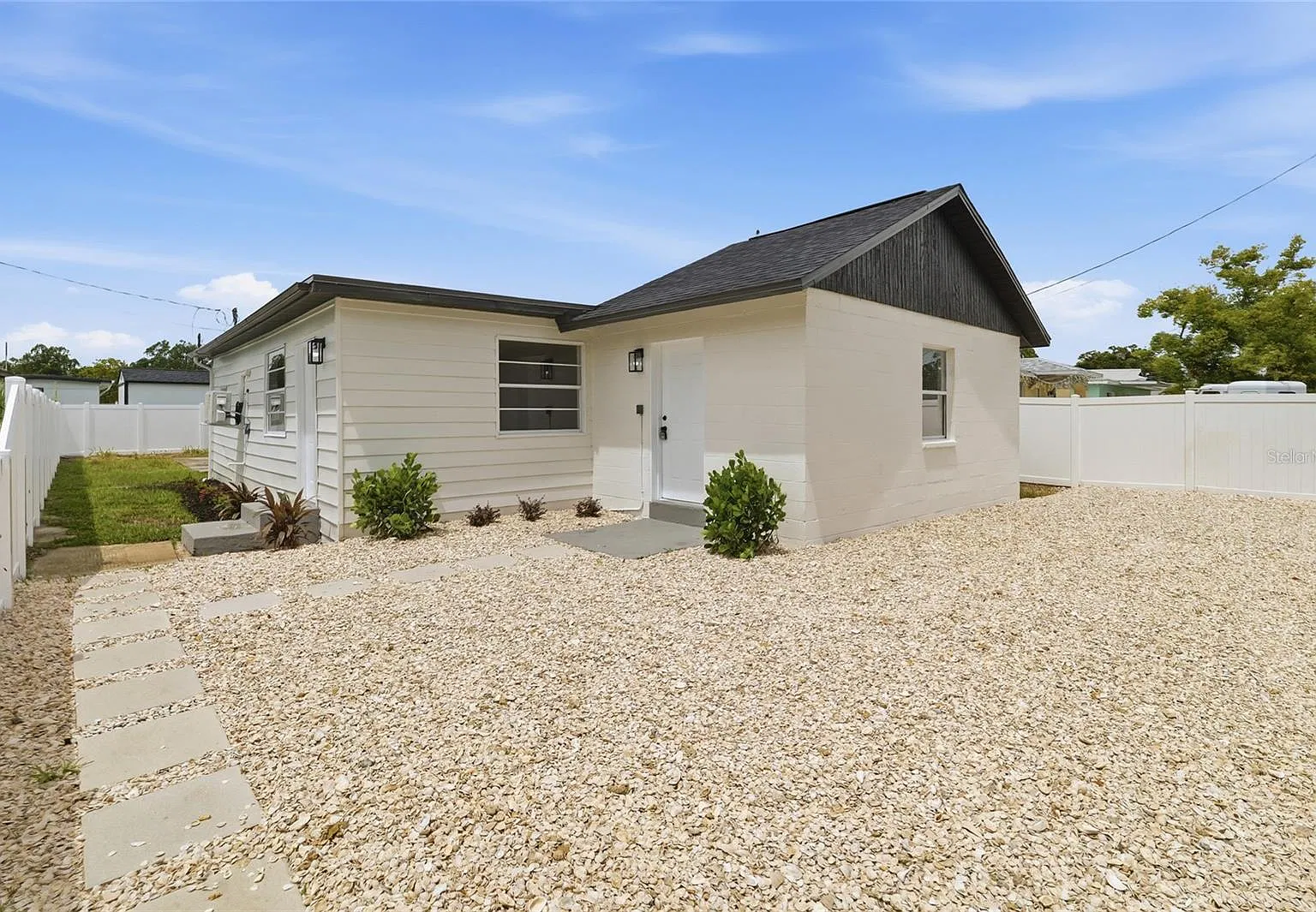 3 bed, 2.0 bath, 1140 sqft, $2,250 — Photo 1