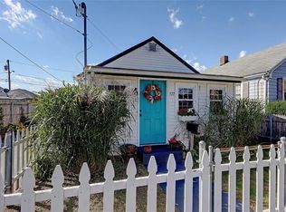 577 Bullocks Point Ave, Riverside, RI 02915