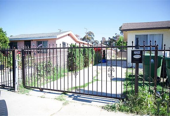 3rd image of 226 E 116th St