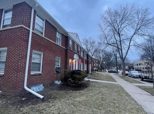 323 E Henry Clay St, Milwaukee, WI 53217