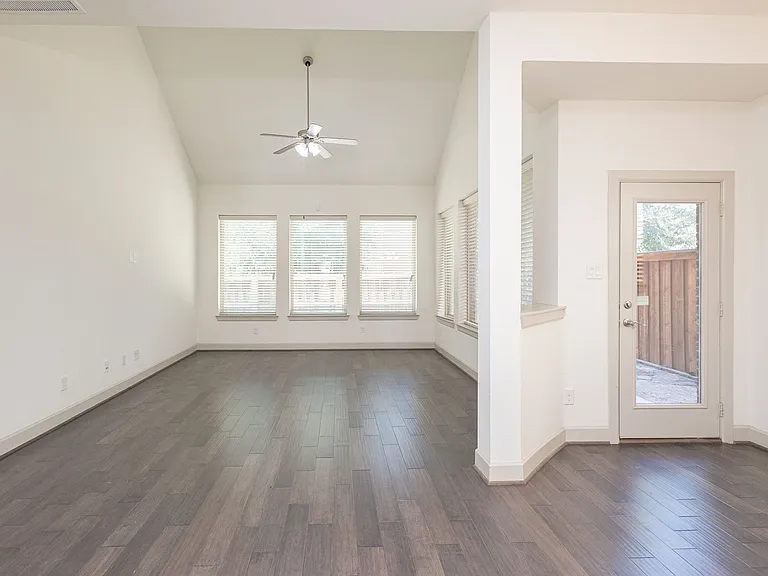 6337 Saddlebrook — Photo 15