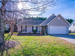 2818 Bridgeport Dr, Winston Salem, NC 27103