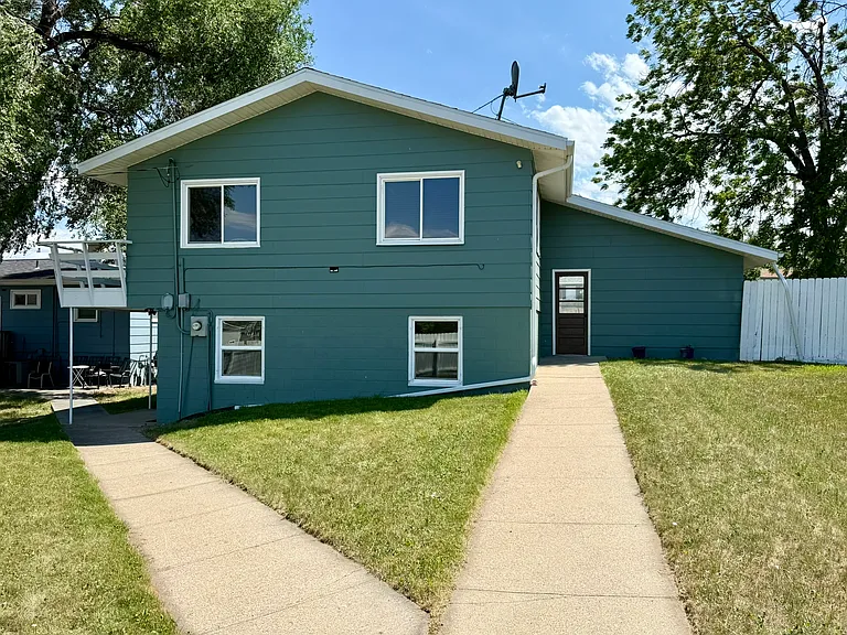 408 Anamosa St — Photo 22