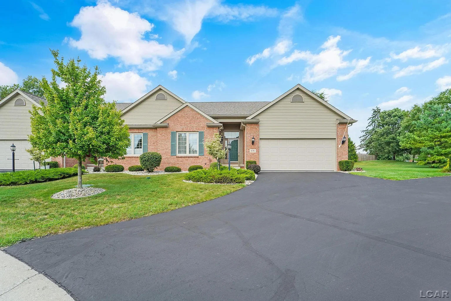676 Koreys Cir photo 1