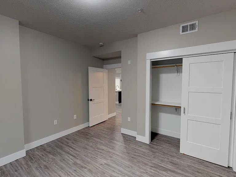 801 W Cedar St — Photo 57