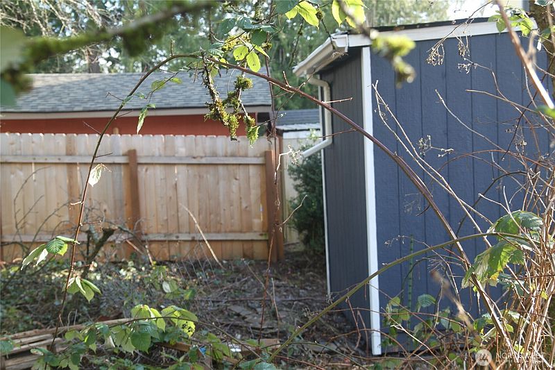 5th image of 0 XX NE Columbia Street