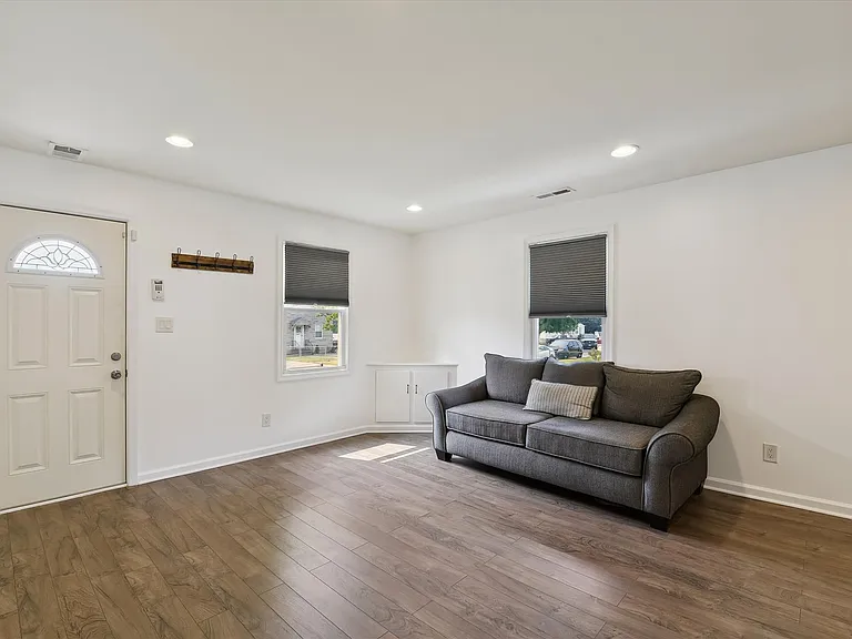7611 Poplar Rd — Photo 5