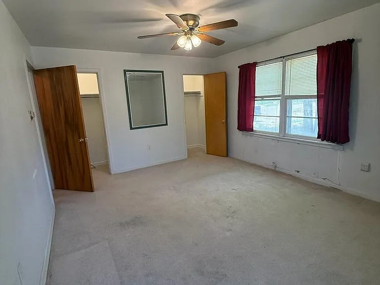 107 Avenue G — Photo 32