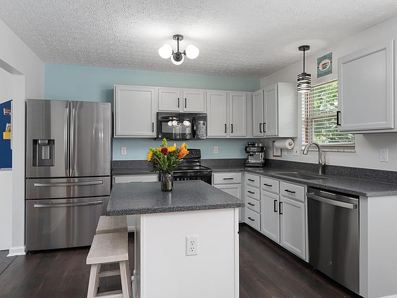 5th image of 5464 Riverbrook Dr