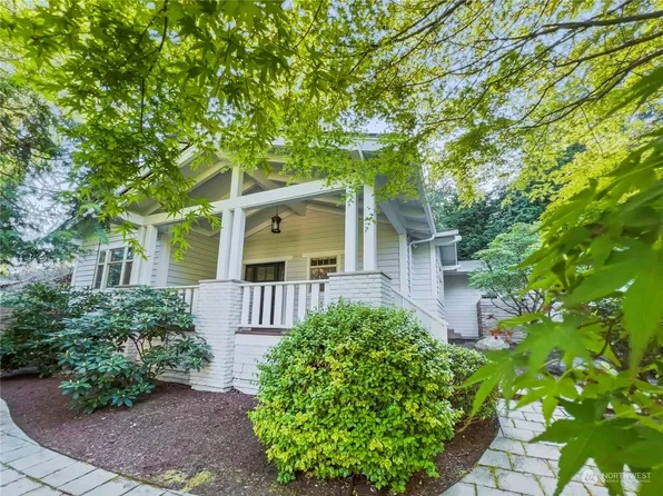 8123 Eleanor Place NE, Bainbridge Island, WA 98110