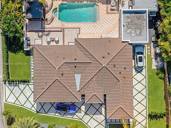 3rd image of 500 94th St