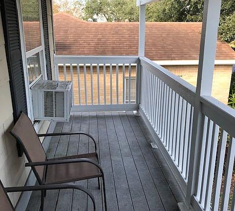 4th image of 2955 Santa Fe St #B