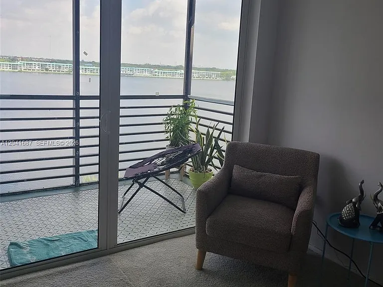 1075 NE Miami Gardens Dr #708 — Photo 3