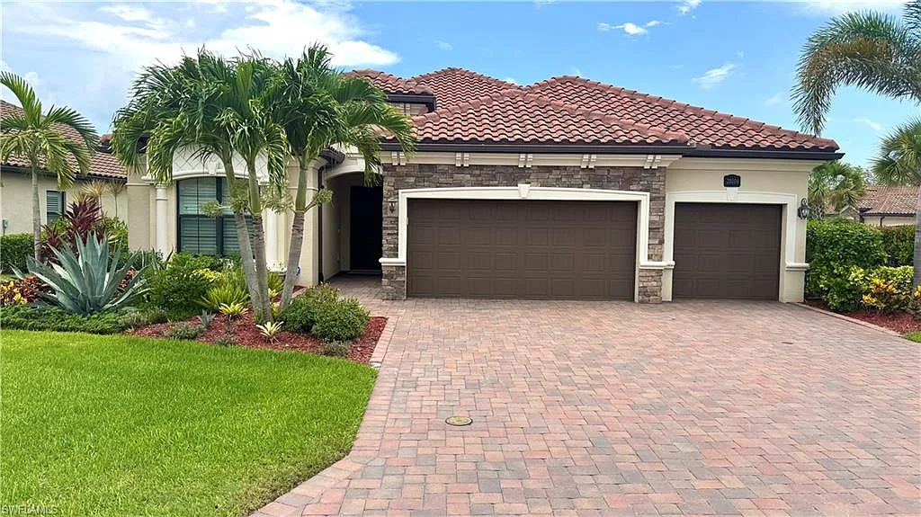 4 bed, 2.0 bath, 2251 sqft, $12,000 — Photo 2