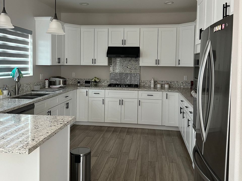 1st image of 15717 Dianthus Ave