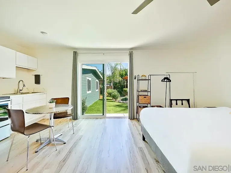 7904 Calle De La Plata — Photo 33
