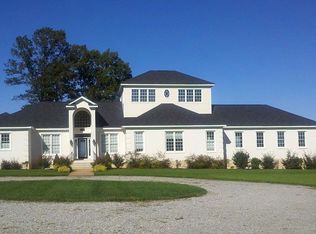 17201 Lees Reach Dr, Lanexa, VA 23089