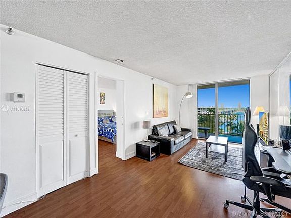 3rd image of 290 174th St APT 606