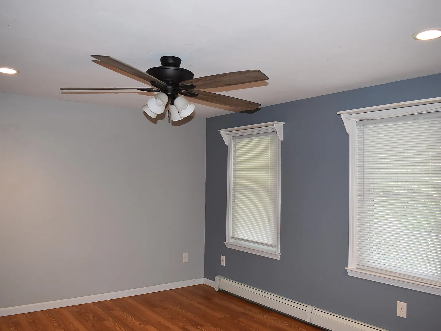 4 bed, 2.5 bath, 2617 sqft, $4,000 — Photo 3