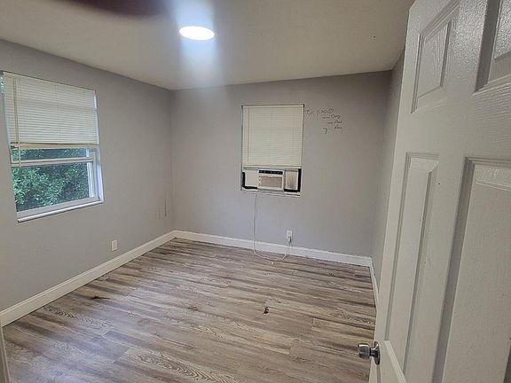 4th image of 1551 Steele St #2A