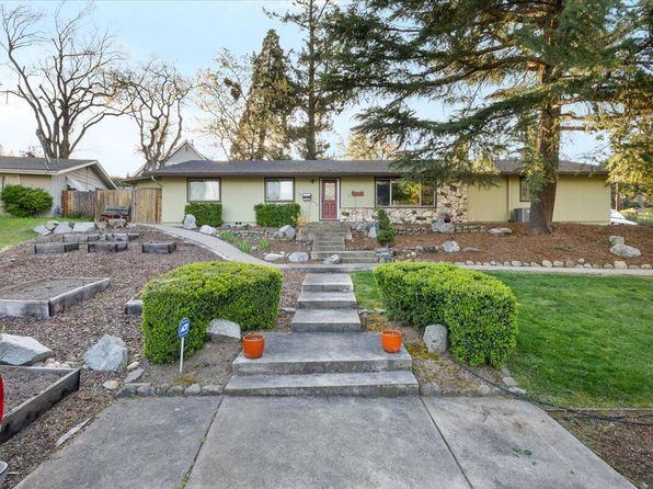 2406 Lyman Ave, Medford, OR 97504