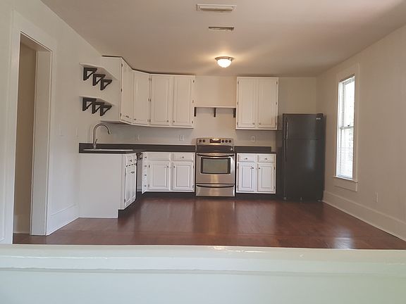 3rd image of 3649 Herschel St