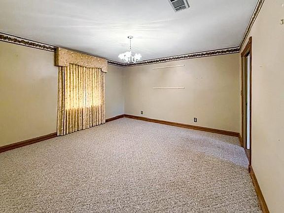 3rd image of 412 Neal St