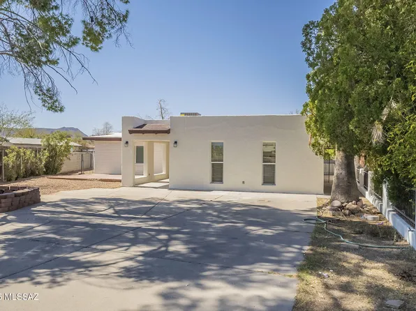 2965 W Christopher Dr, Tucson, AZ 85746