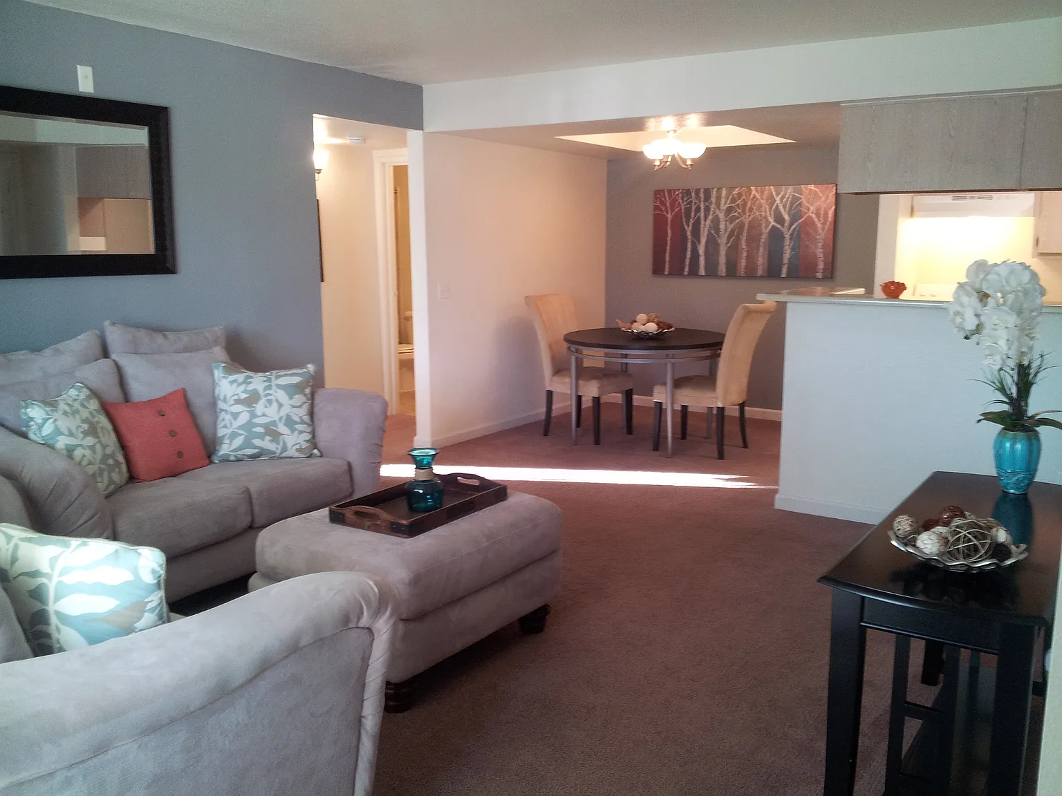Devonshire Apartments — Photo 2